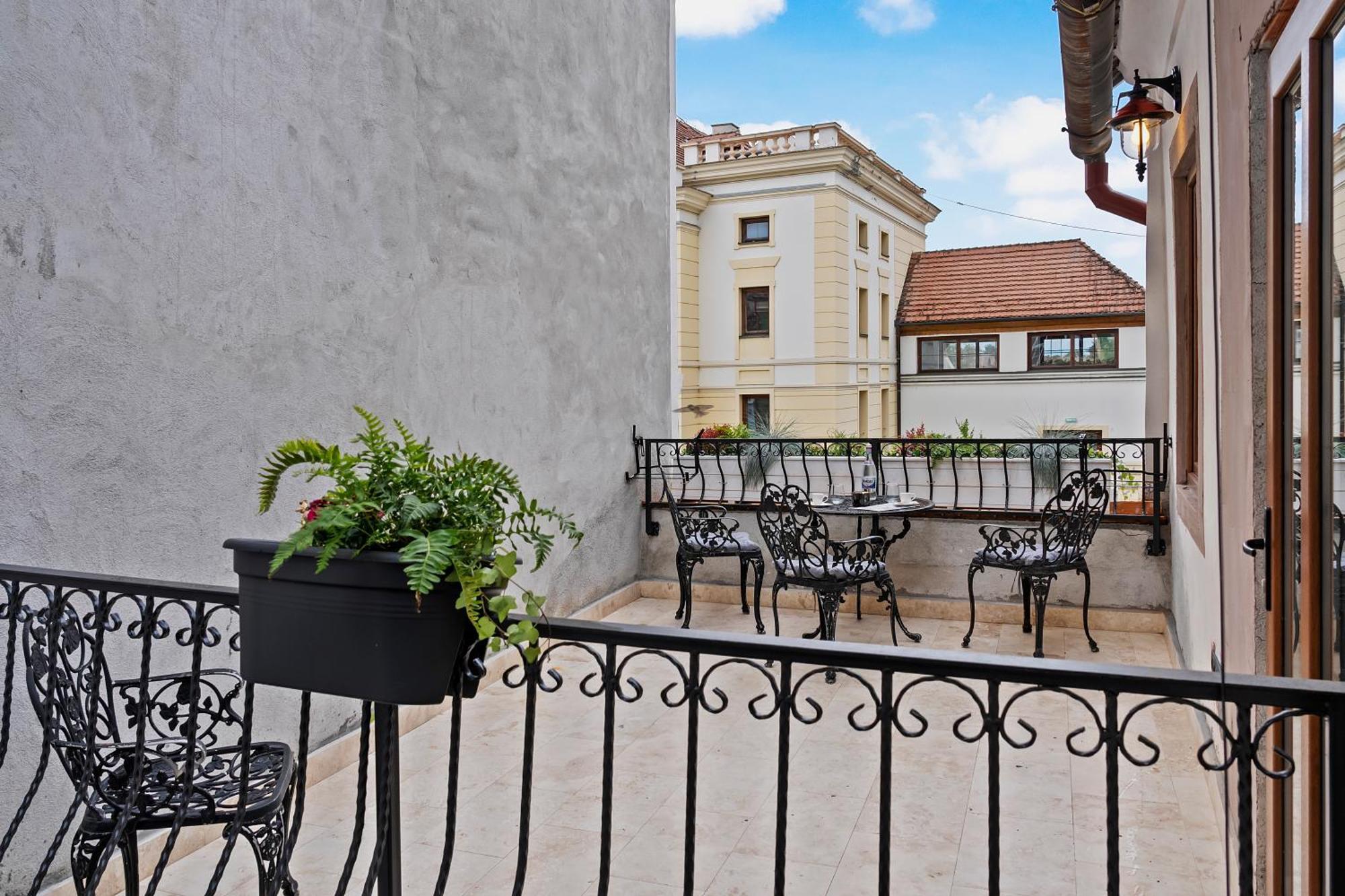 Gela'S Terrace Apartment 锡比乌 外观 照片